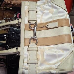 COACH HAMPTON CREAM BEIGE MEDIUM BAG 2008 LIGHT WEAR
